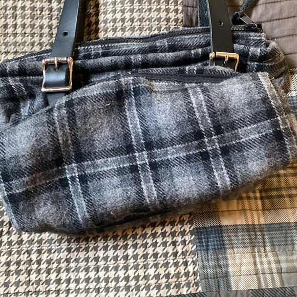 Duluth pack wool purse with leather handles - Picture 6 of 8